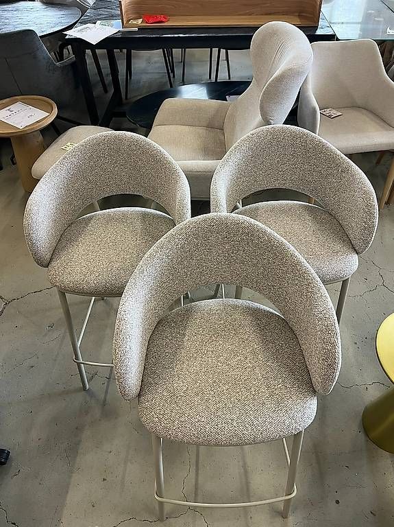 Kave Home Tabourets: Kave Home Barhocker Maina Chenille Stoff beige – Neuf (Voir description) à Zollikofen par uniqueroom 3