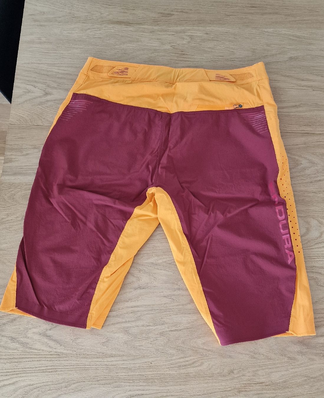 Endura Pantaloni: Short de VTT Endura – Nuovo (secondo la descrizione) da Bassins venduto da Rooikat7 1