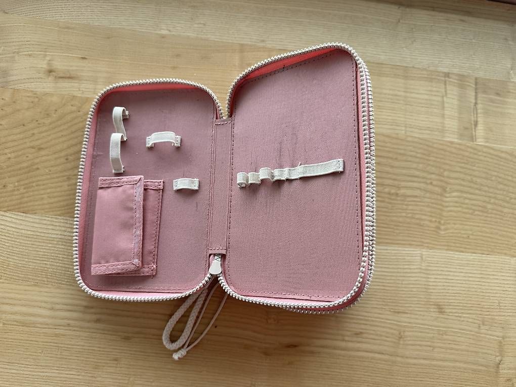 Schüler-Etuis: Trousse d'école cheval  – Gebraucht aus St-Aubin-Sauges von Kelkel 4