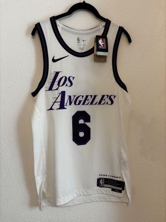 Maillot NBA Nike Authentic Lakers - L. James (40)