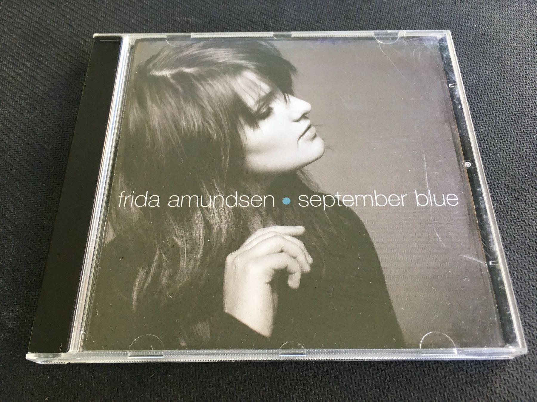 CD: Frida Amundsen - September Blue -CD- – Usato da St.Gallen venduto da MedienJoe