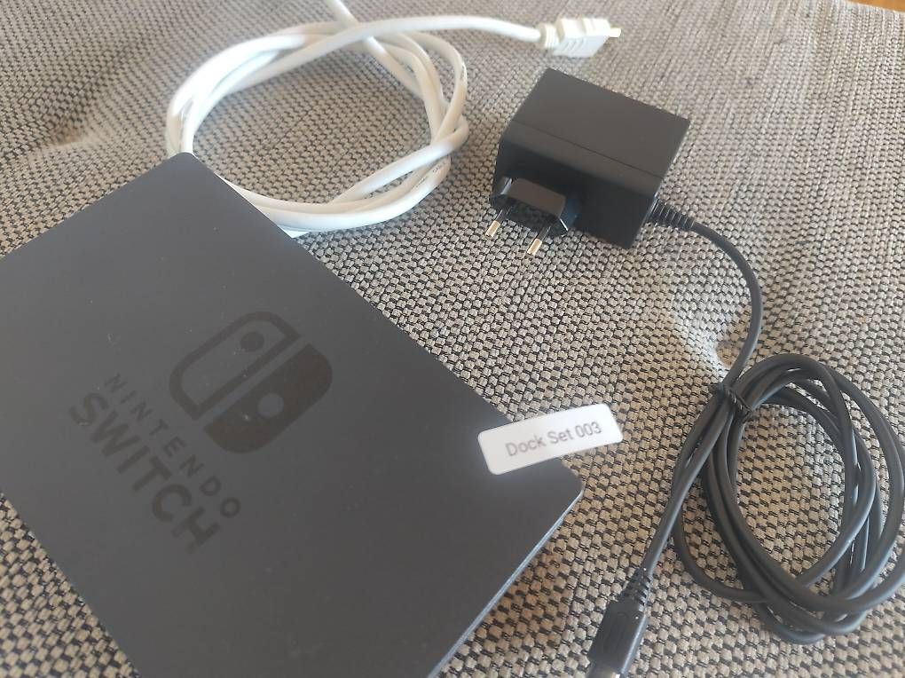 Nintendo Adapter & Kabel: Switch Dock Set mit 2m HDMI-Kabel und Netzteil (003) – Gebraucht aus Wohlen AG von gnabbr 1