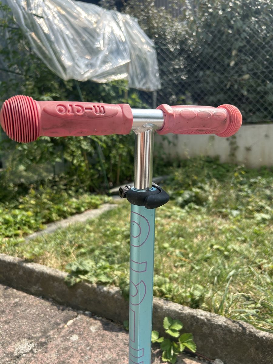 Micro Kickboard: Kinderroller Mini Micro blau guter Zustand – Usato da Zürich venduto da A_Guerrero 1