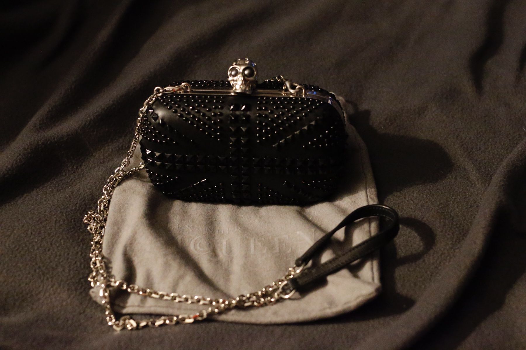 Alexander Mcqueen Borse da donna: Alexander McQUEEN Skull Clutch schwarz – Usato da Horw venduto da dar_ddz9 2