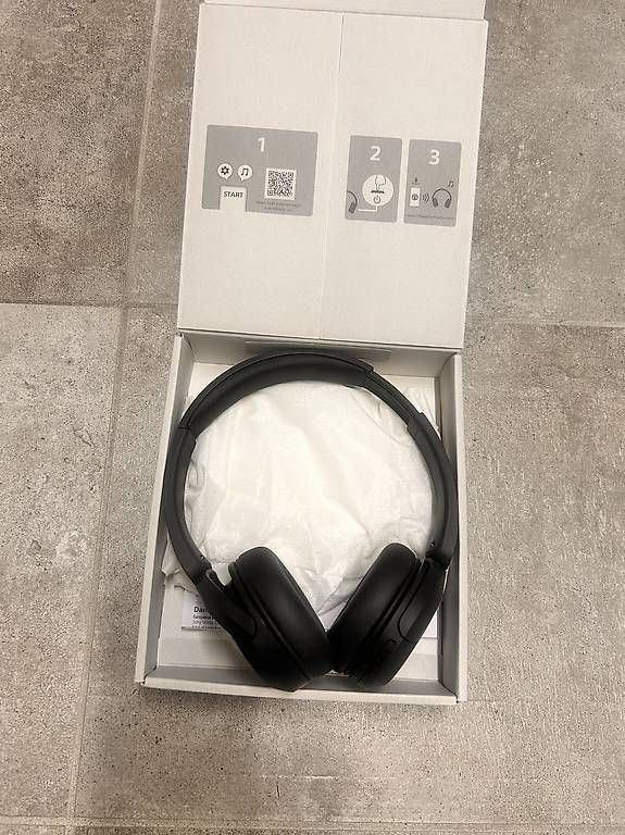 Cuffie: cuffie sony senza cavo – Usato da Bioggio venduto da vir_5b6b