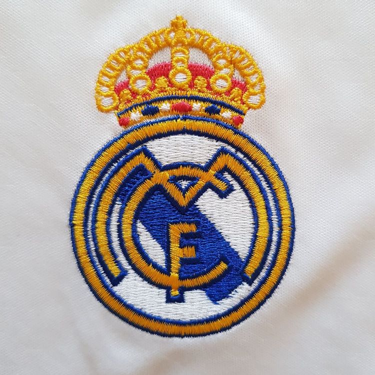 Kylian Mbappé 10 Real Madrid 25/26 Home Replica Trikot