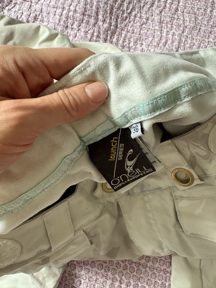 Pantaloni: Snowboard Hose – Usato da Zürich venduto da Ahranna 2
