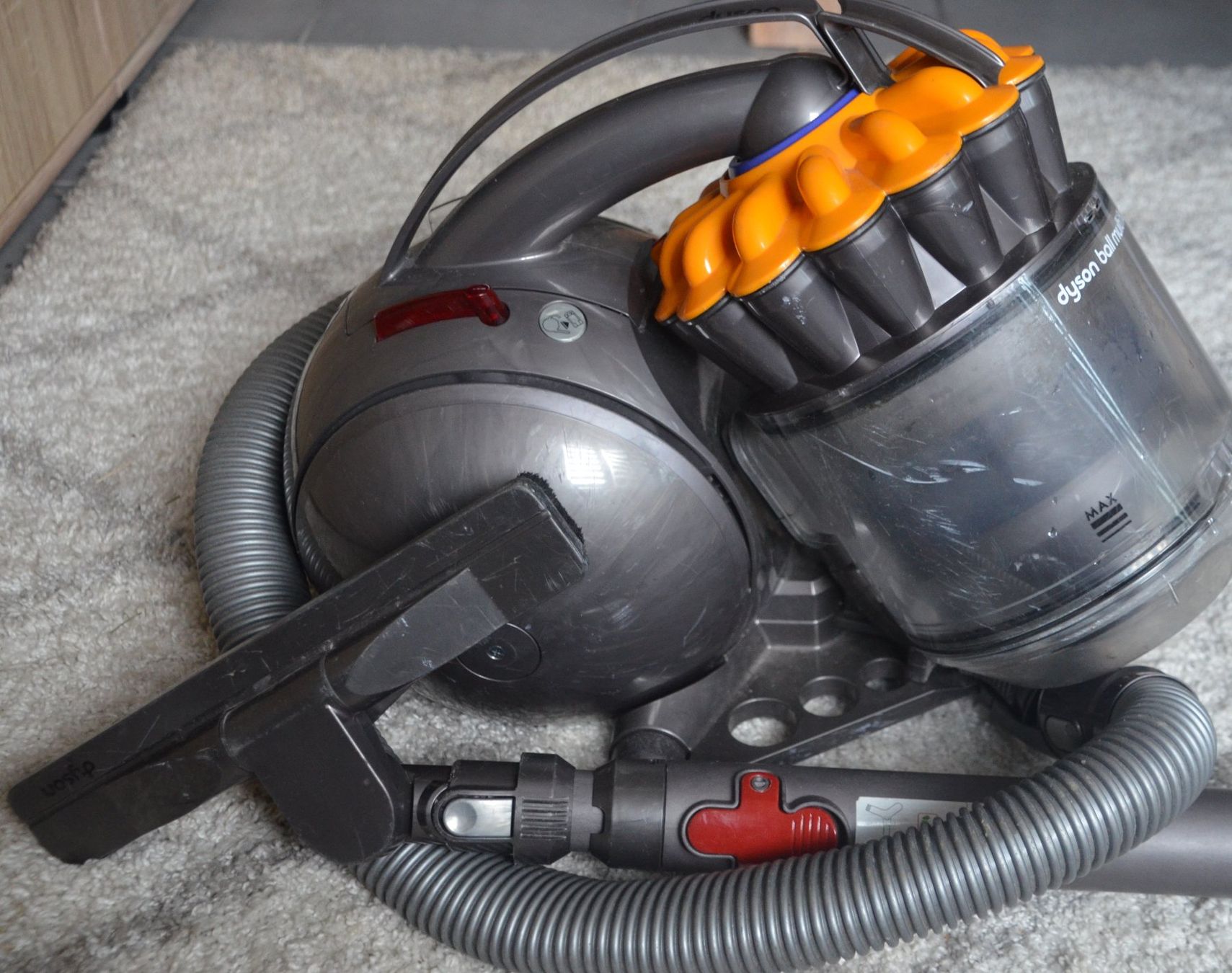 Dyson Aspirapolveri & Accessori: Dyson DC37 Staubsauger aspirateur – Usato da Collonges venduto da arashee