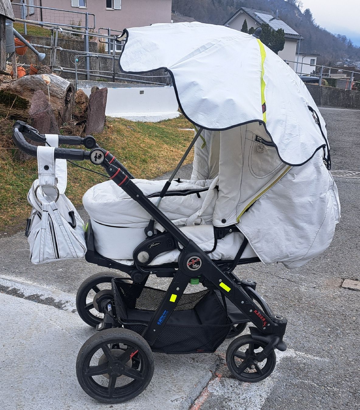Hartan Carrozzine: Hartan Kinderwagen – Usato da Heiligkreuz (Mels) venduto da gre_hh7q