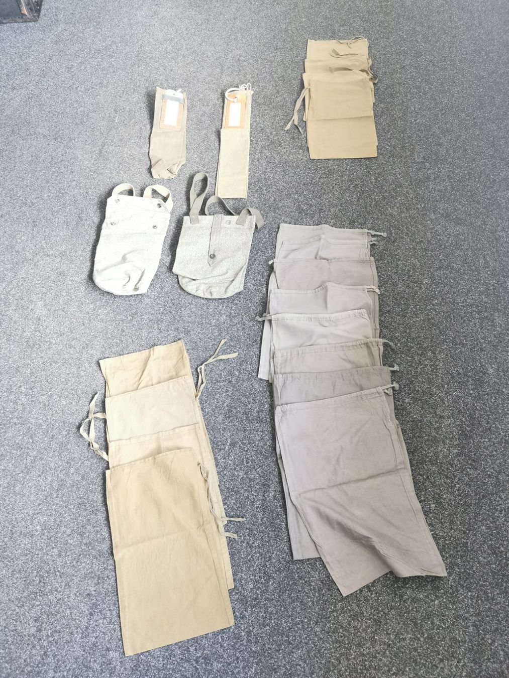 Schweizer Armee Uniformi: Diverse Taschen Beutel Militär Armee – Usato da Neuenkirch venduto da bf-109 3