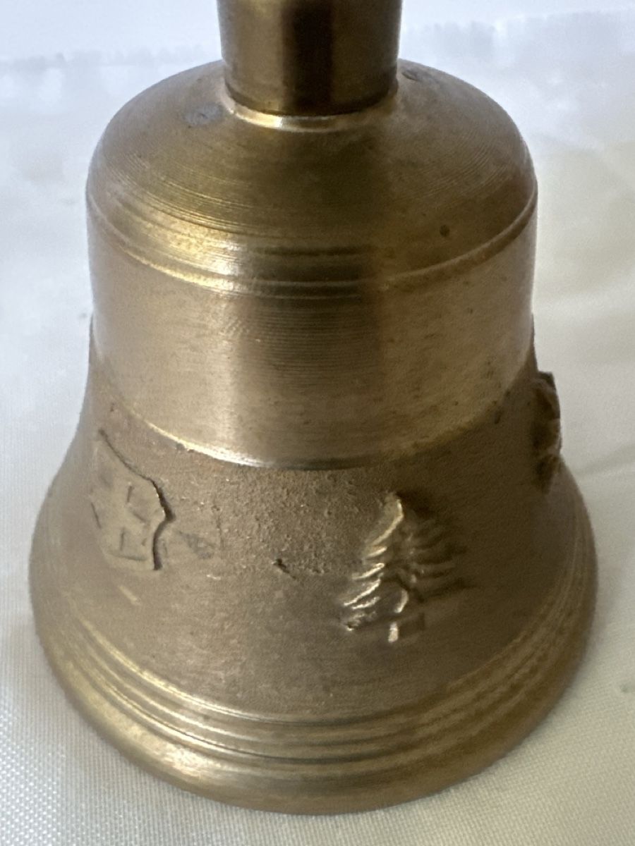 Campanacci mucche: Handglocke mit Holzgriff und Eidgenössischem Wappen, Messing – Usato da Zürich venduto da Chaeffeler 6