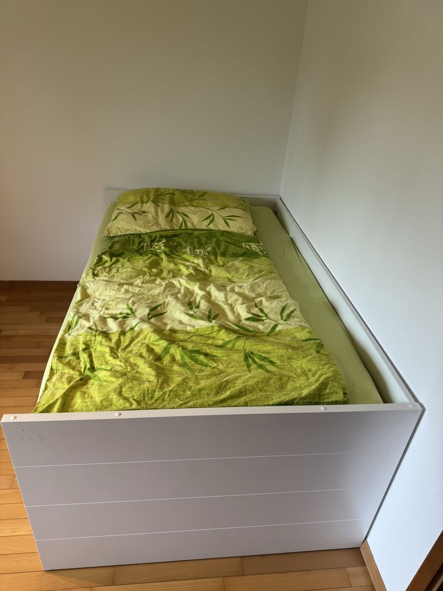 Betten: Praktisches Ausziehbett 120, weiss - Ideal für kleine Zimmer – Gebraucht aus Nürensdorf von mari73 2