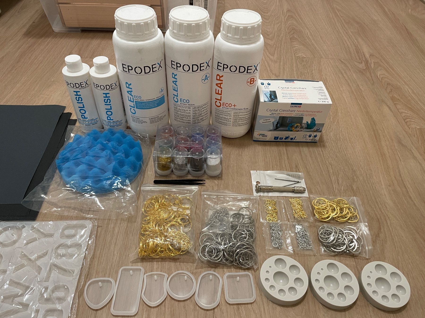 Bastelsets: Giessharz Set inkl. div. Giessformen – Gebraucht aus Luzern von noz_b7k9 2