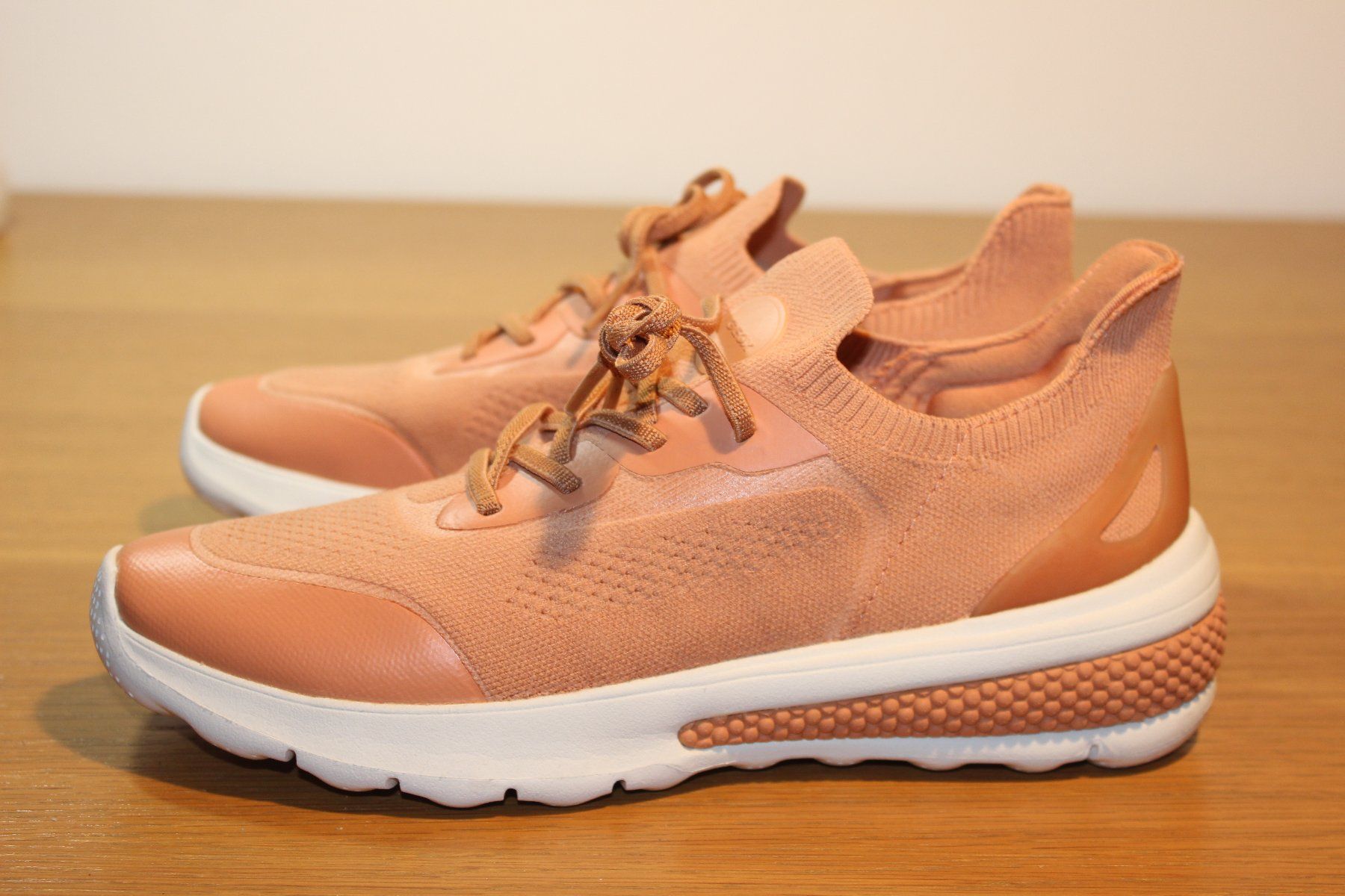 Geox Scarpe da donna: Geox Damen-Sneaker, Gr. 38 – Nuovo (secondo la descrizione) da Basel venduto da Mila_Graf