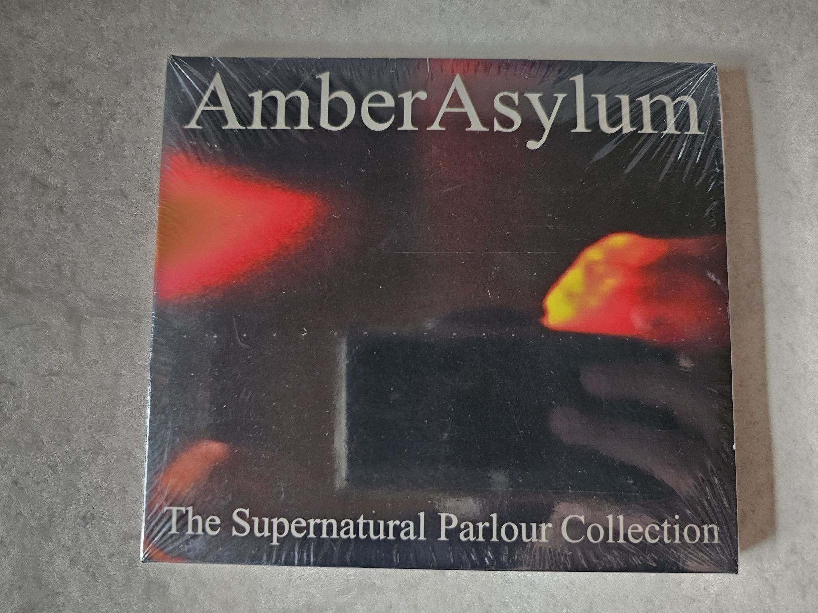 CD: Amber Asylum  - The Supernatural Parlour Collection  / 2CD's – Nuovo e nell'imballaggio originale da Schneisingen venduto da backstore24