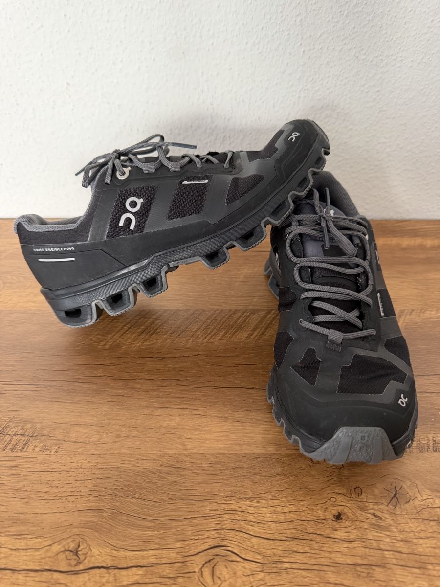 On Chaussures femmes: Chaussures On Cloudventure imperméable noir T. 38 – D'occasion à Brügg BE par Goob