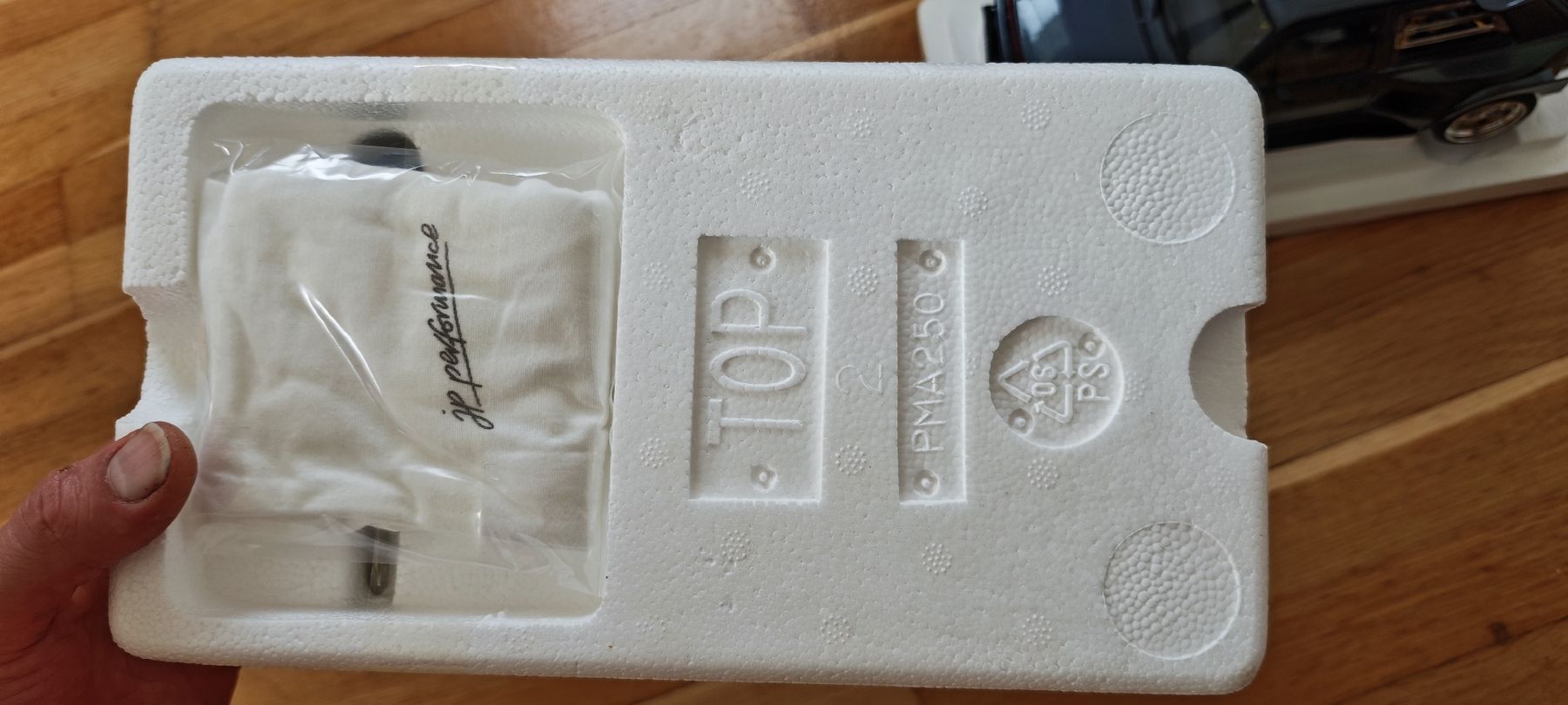 Modellini d'auto: Kraemo Thunderbunny 1:18 – Nuovo e nell'imballaggio originale da Obfelden venduto da Racetac 4