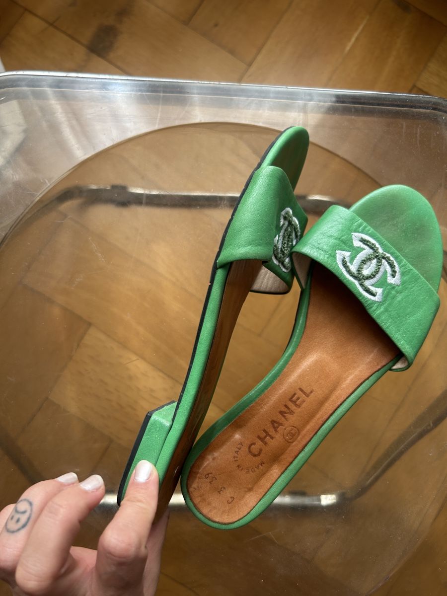 Chanel Scarpe da donna: Chanel slides – Usato da basel venduto da wastedworld 7