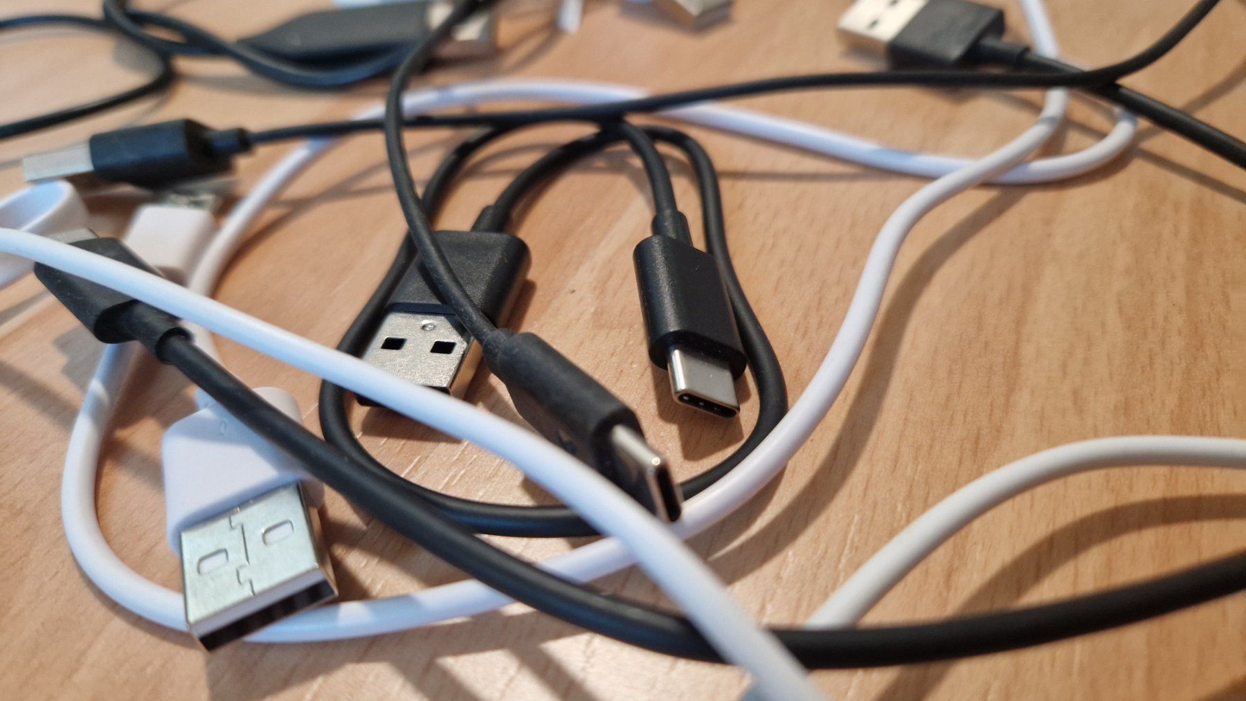 Cavi: USB Kabel Sammelsurium: Micro, USB-C – Usato da Zürich venduto da Korhal 1