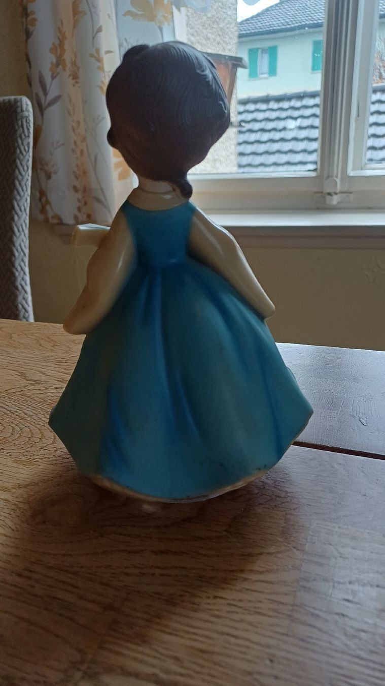 Figuren: Schöne Mädchenfigur mit. Spielwerk – Gebraucht aus Flawil von Naphtali 5