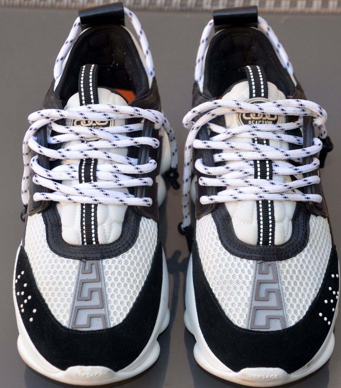 Versace Scarpe da uomo: Versace Sneakers .39 – Usato da Collonges venduto da arashee 1