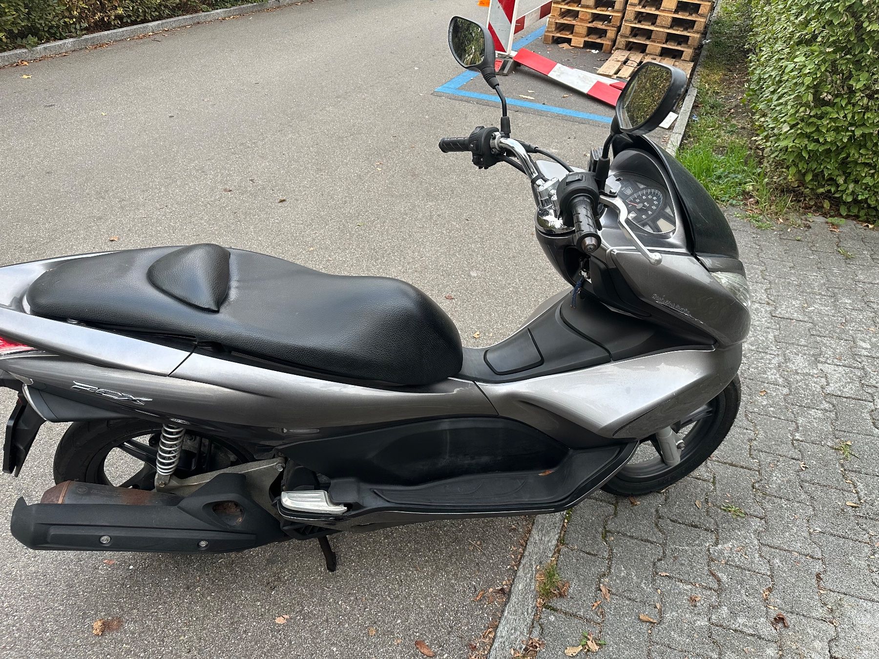 Honda Scooter: Honda PCX – Usato da Zürich venduto da ioa_v9pf 2