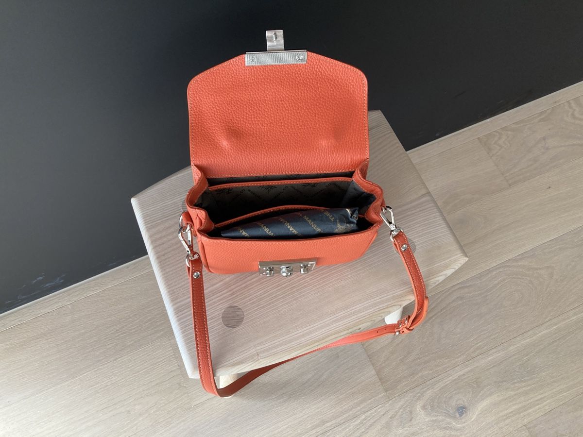 Sacs femmes: Original Lederhandtasche von THE MANUAL CO. – Neuf avec emballage d'origine à Weisslingen par inf_c2fh 2