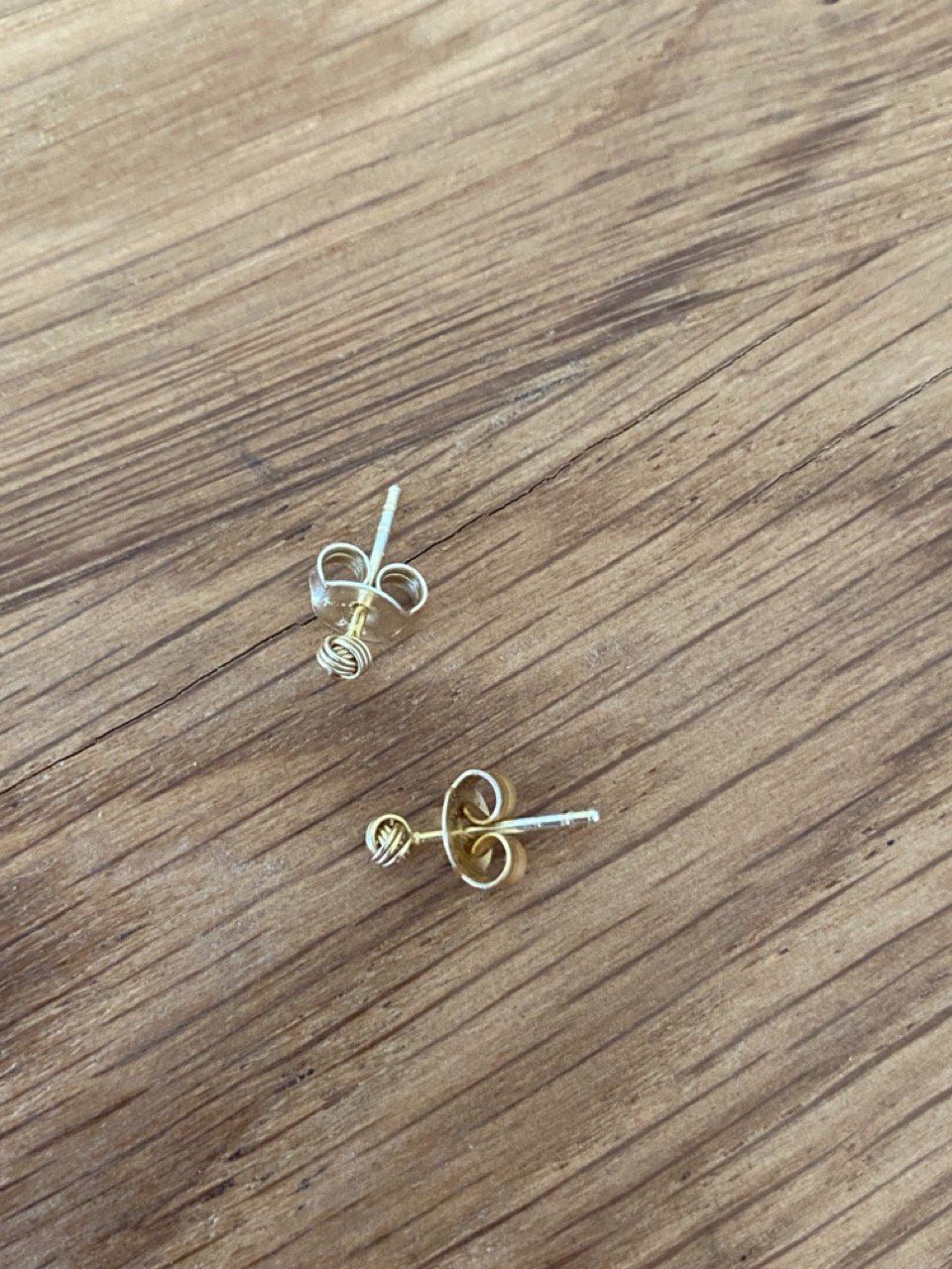 Ohrringe & -stecker: Ohrstecker Knoten vergoldet – Gebraucht aus Zumikon von Frauenecke 2