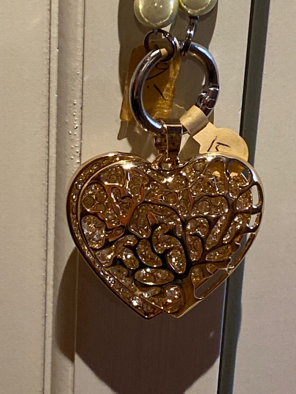 Catenine: PERLENKETTE ,HELLGELB MIT ANHÄNGER HERZEN – Nuovo e nell'imballaggio originale da Meienried venduto da ManuelaBoutique 3