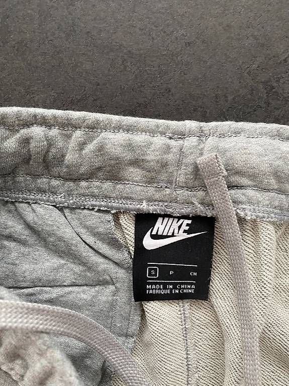 Pantalons: Nike Trainingshose, Grösse S – D'occasion à Nottwil par mit_7x97 1