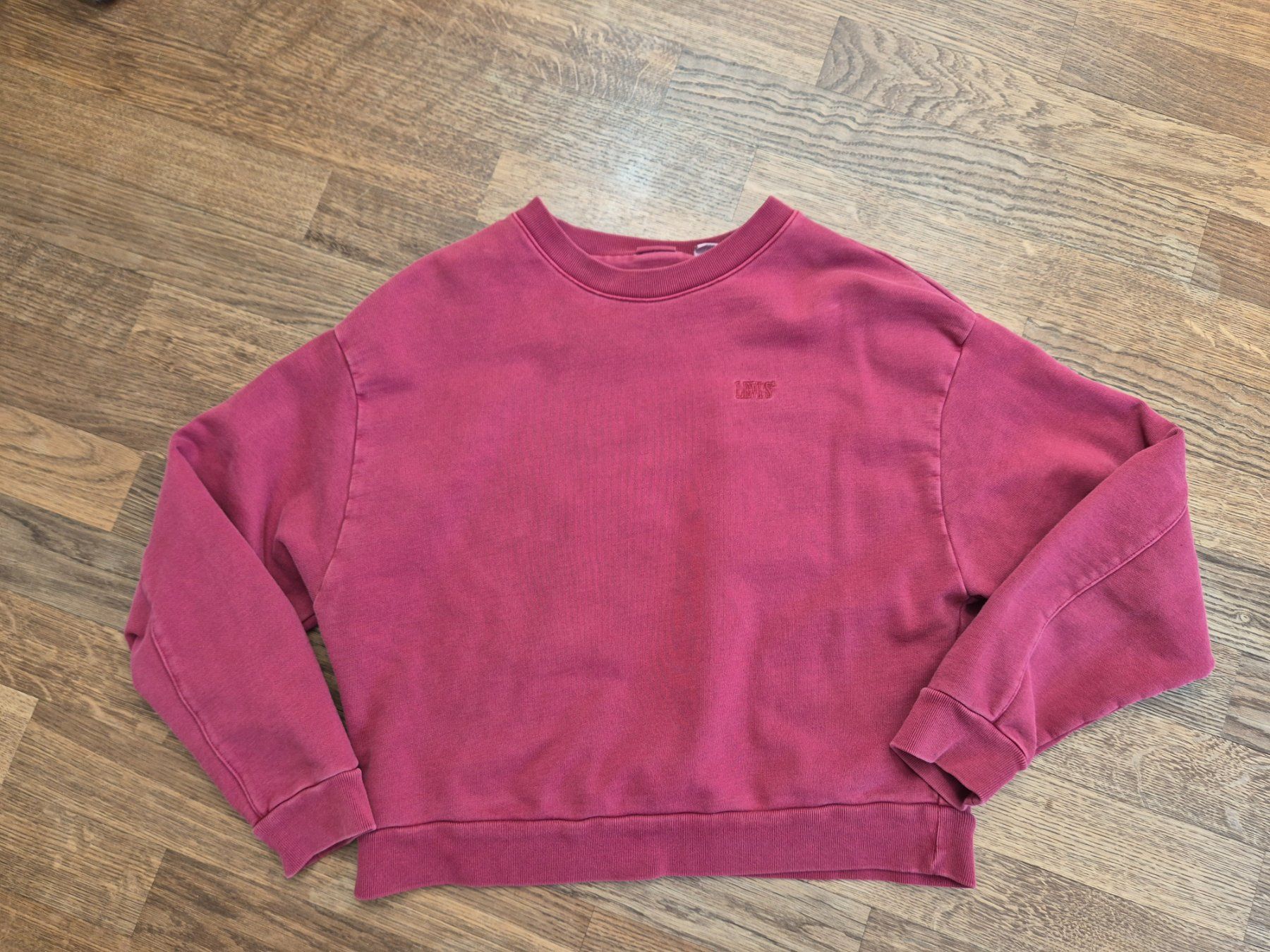 Levi's Pullover & Sweatshirts: Levis dark red sweater size XS – Gebraucht aus Zürich von mon_attitude