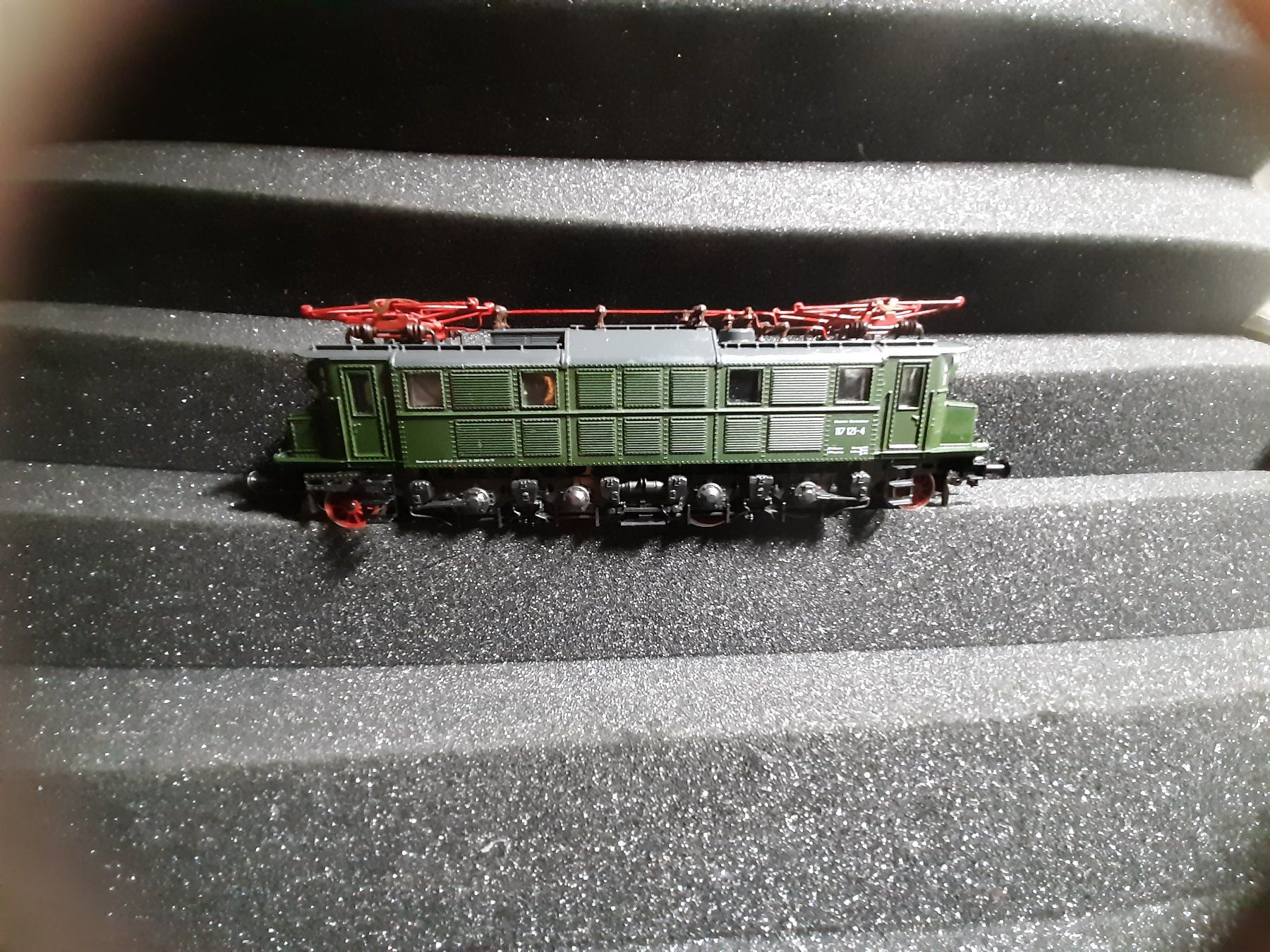 Rivarossi Modelleisenbahnen: RIVAROSSI 117 121-4 REF.4 – Gebraucht aus Avully von RIVALIS