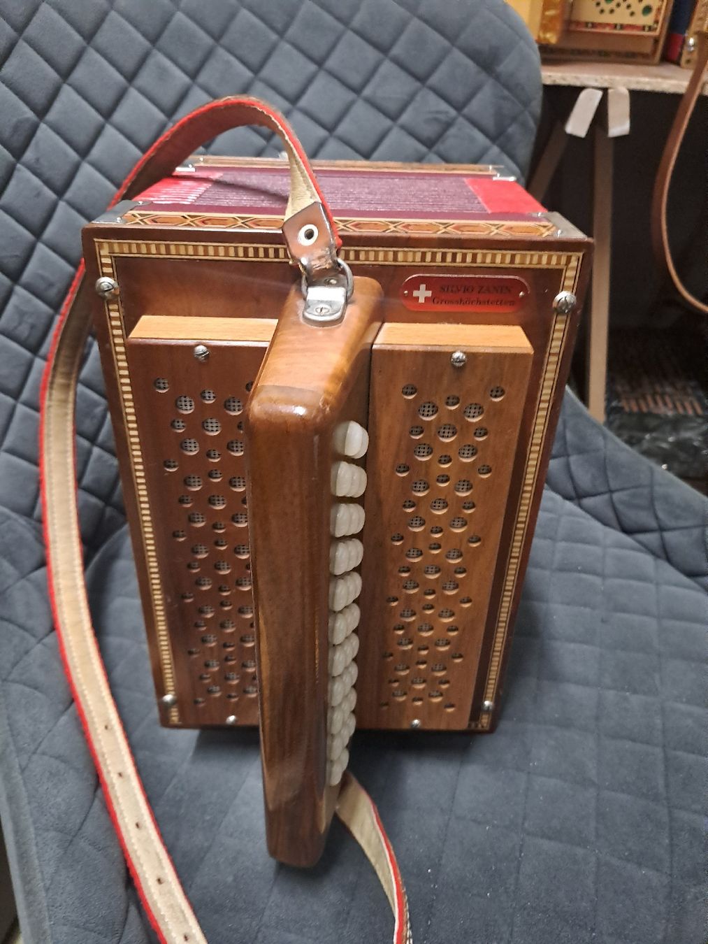 Musikinstrumente: zanin orgeli ton A  – Gebraucht aus Villeneuve von BibiVintage 4