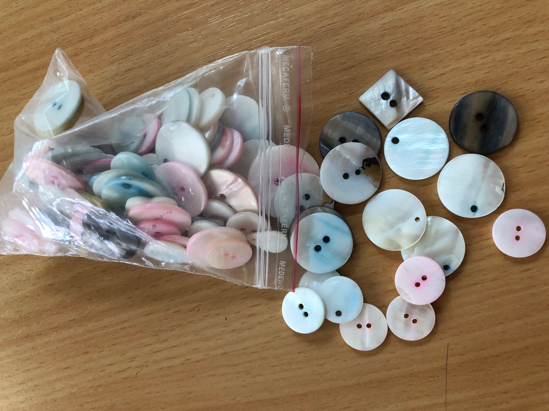 Knöpfe: Lot Knöpfe Pink Violett ca. 630 gr. – Gebraucht aus Sirnach von Goforit2001 5