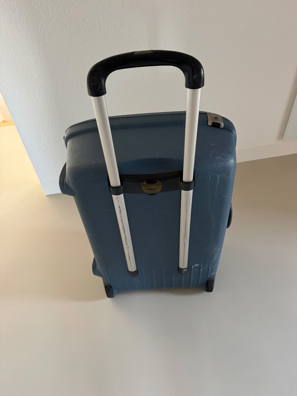 Samsonite Valigie: SAMSONITE ROLLKOFFER GROSS, FARBE BLAU – Usato da Oberentfelden venduto da May03 1