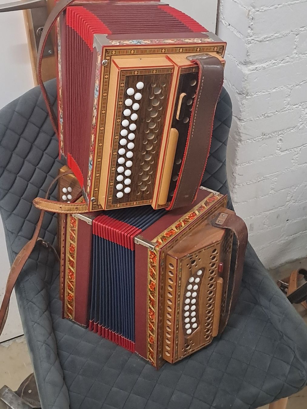 Instruments de musique: 2 schwyzerorgeli – D'occasion à Villeneuve par BibiVintage 2