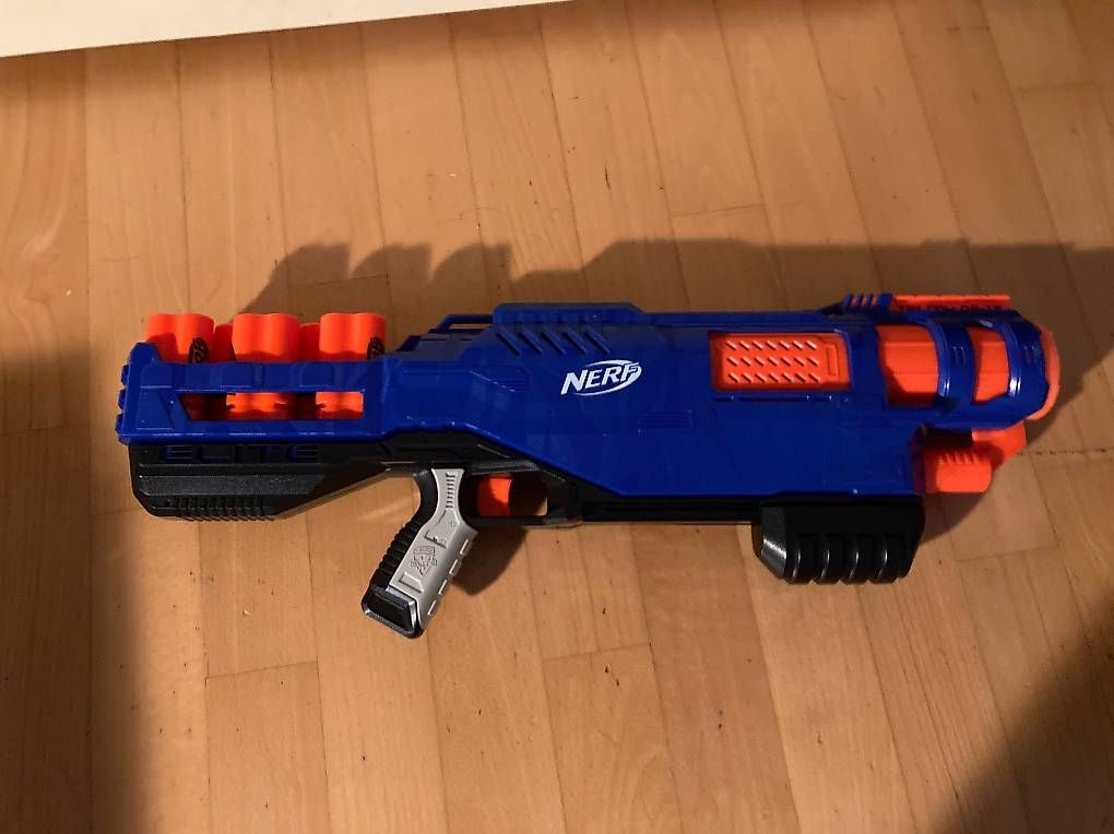 Jouets: Nerf – D'occasion à Meride par Alain0..