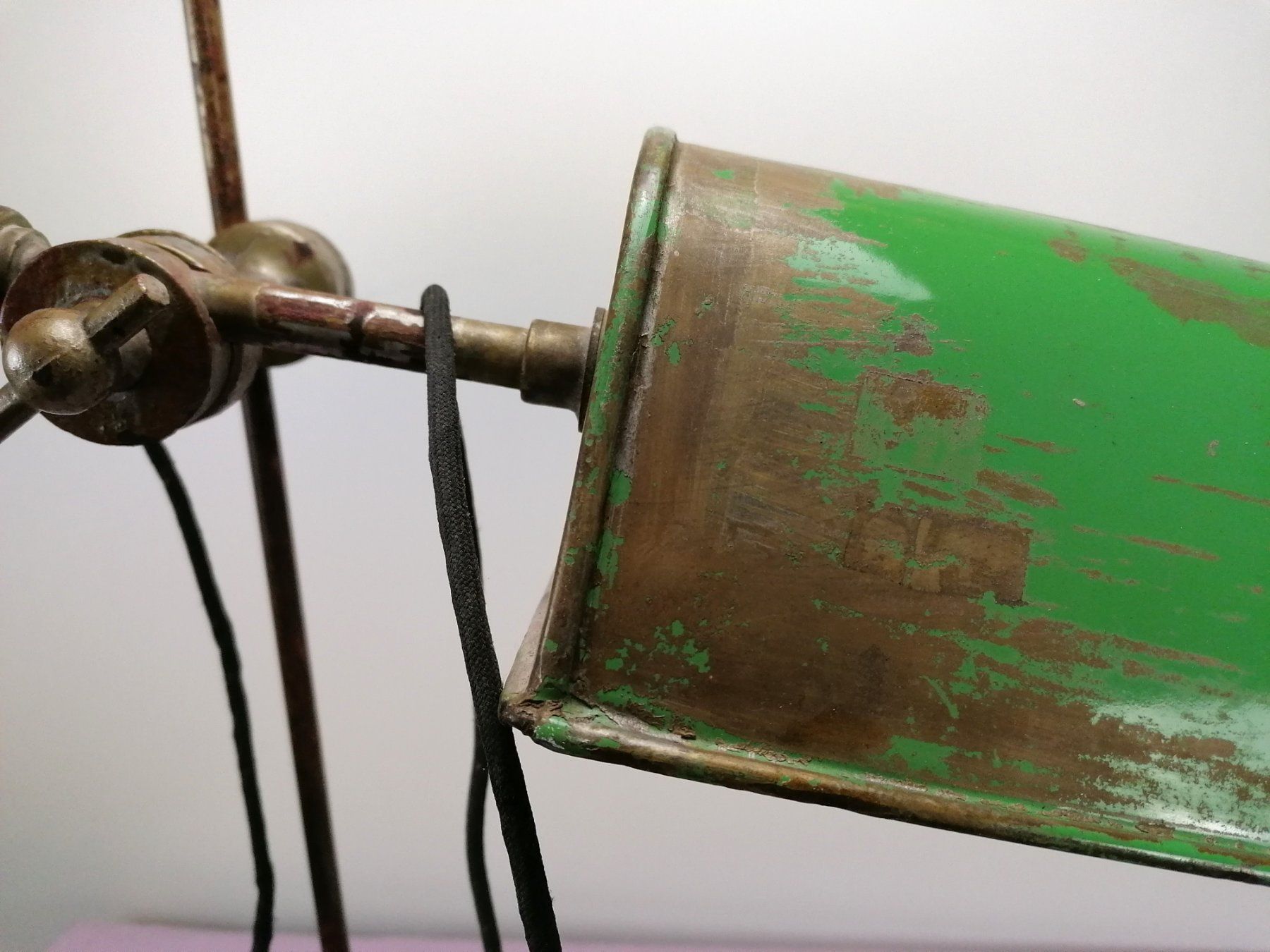 Lampade: Massive antike Industrie-Tischlampe – Usato da Köniz venduto da Brockenreich 2