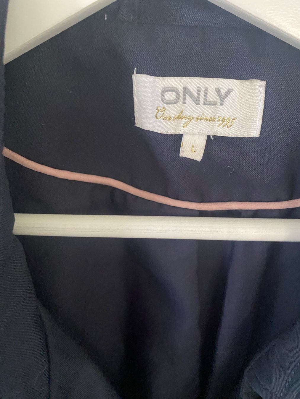 Only Cappotti: Trenchcoat Only dunkelblau – Usato da Bürglen TG venduto da Seepferdli 1