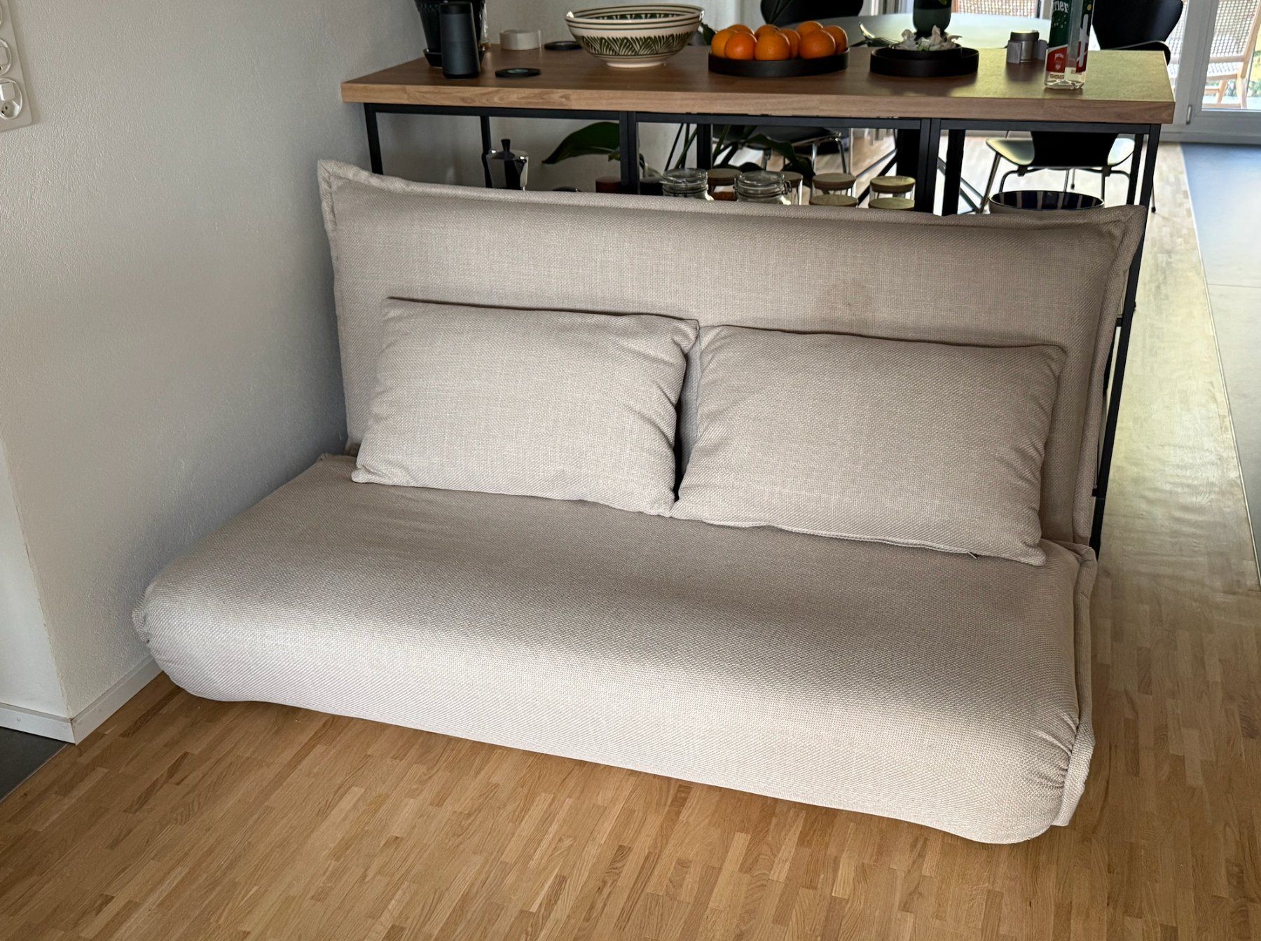 Maisons du monde Sofas: Canapé-lit beige – D'occasion à Zürich par gui_f5vn