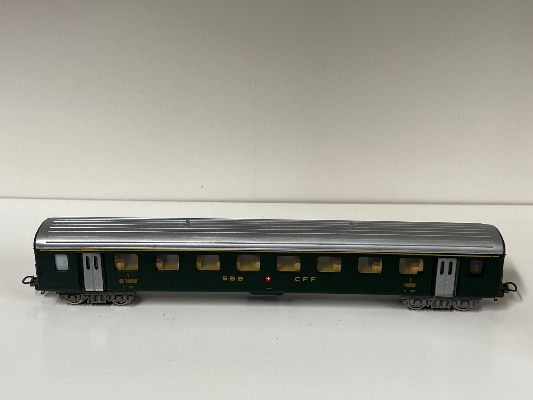 Lima Modelleisenbahnen: Lima SBB  1.Kl.  H0 DC – Gebraucht aus Neuenhof von ludovicco 2