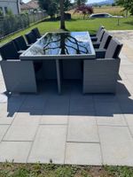 Gartentisch mit Stühlen und Hockern, Rattan