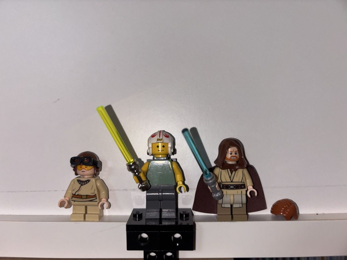 Lego Kit di costruzioni: Lego star wars minifigures jedi – Usato da Pampigny venduto da pq1_7r9w 2