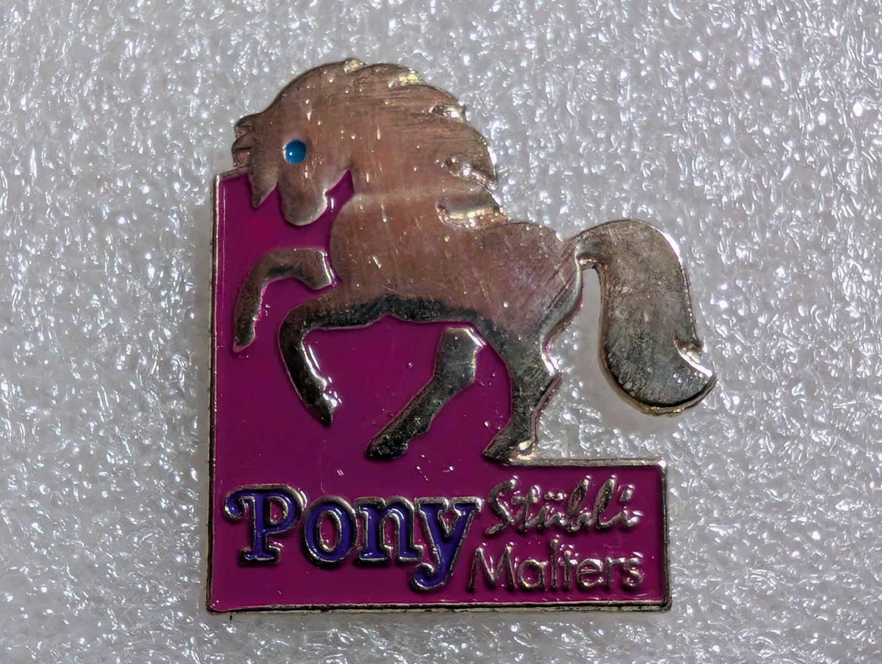 Plaketten & Abzeichen: Ansteckpin 246: Pony Stübli Malters – Gebraucht aus Oppligen von Pin-Fall-Shop