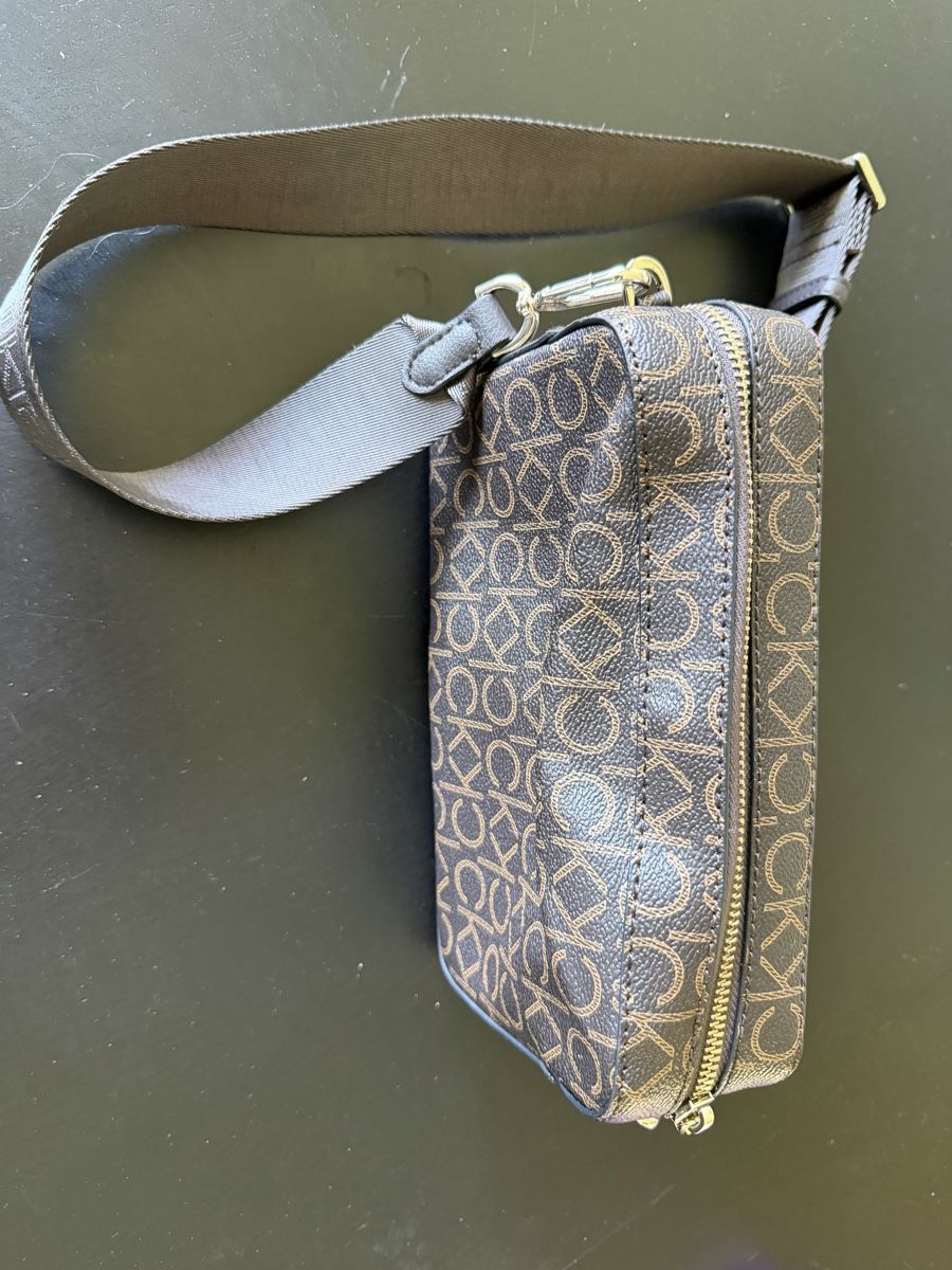 Calvin Klein Borse da donna: Calvin Klein Bauch-/Schulter-/Umhängetasche – Usato da Chur venduto da sumsii05 1