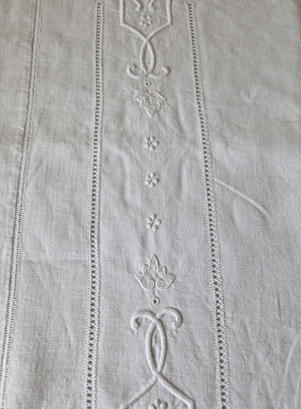 Bettwäsche: Leintuch mit Stickerei / Monogramm SW – Gebraucht aus Bern von Antikbatik 8
