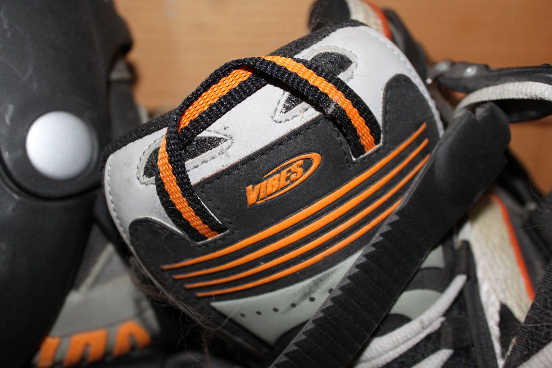Pattini in linea & Pattini a rotelle: Skates online - Roller online Vibes Größe 41 – Usato da Domat-Ems venduto da Oiteli68 4