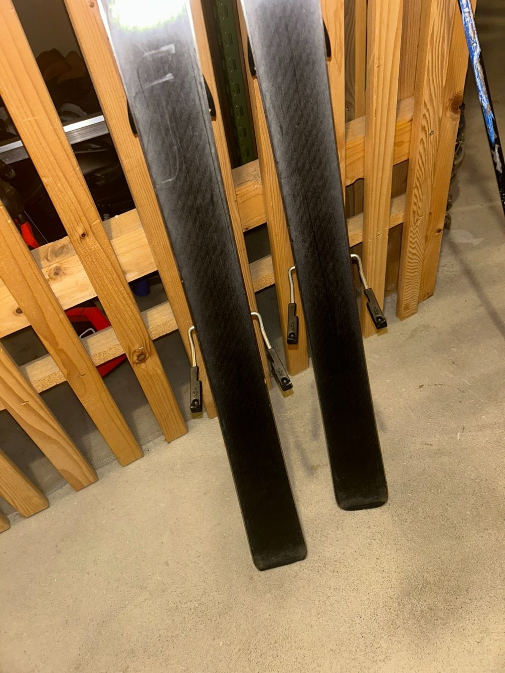 Fischer Sci: Ski Fischer 128cm mit Stöckli – Usato da Hagendorn venduto da diz_p6dg 5
