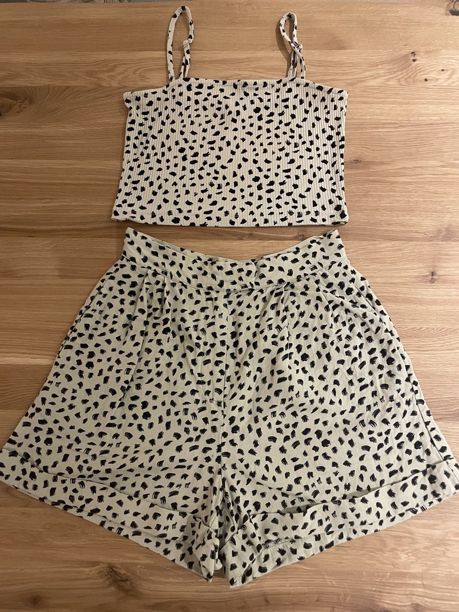 Lotti di vestiti: Sommer Set, Top und Shorts – Usato da Chur venduto da buc_6tcp