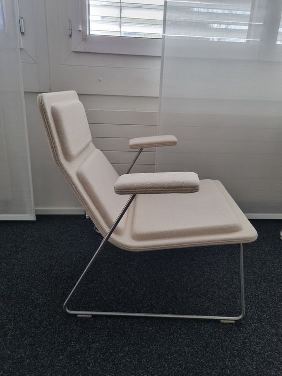Cappellini Poltrone: Fauteuil Cappellini Low Pad blanc (design Jasper Morrison) – Usato da Lausanne venduto da agu_yhn6 7